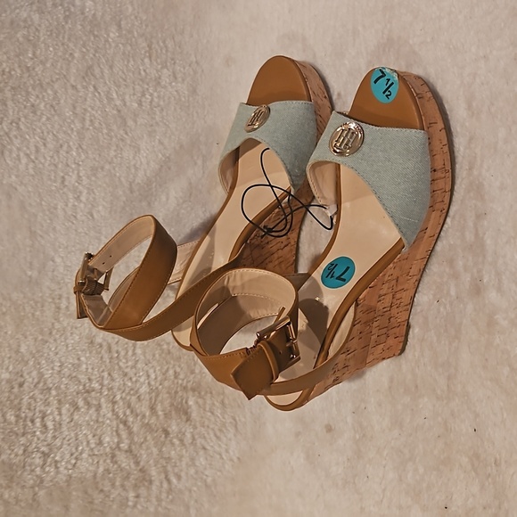 Tommy Hilfiger  Wedge Heel Platform Strap Sandal Size 7.5 Corc Heel - Picture 8 of 8